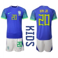 Billiga Brasilien Vinicius Junior #20 Barnkläder Borta fotbollskläder till baby VM 2022 Kortärmad (+ Korta byxor)